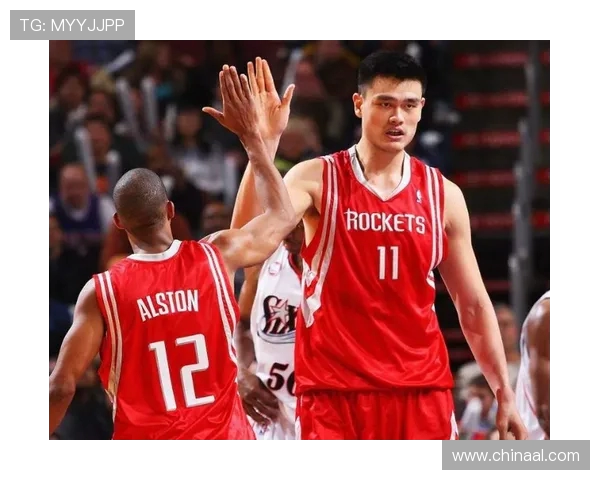 亚当斯点评申京怪异步伐移动如功夫熊猫引热议篮球赛场对抗表现抢眼